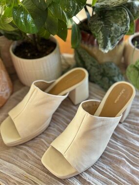 Reformation White Leather Block Heel Mule Sandals